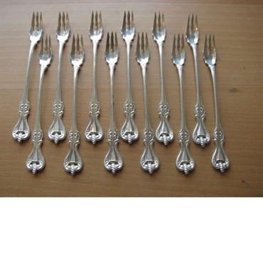 12 Pc Towle Old Colonial Sterling Cocktail Fork Set