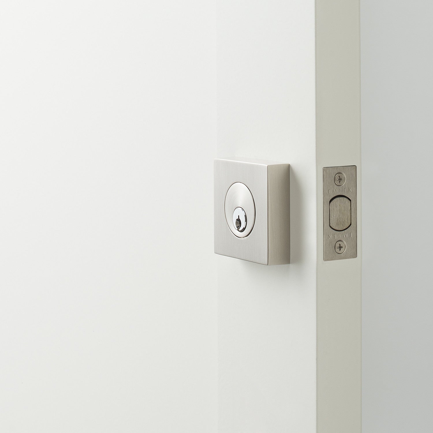 sku_image,berlin-deadbolt-600068,false,true