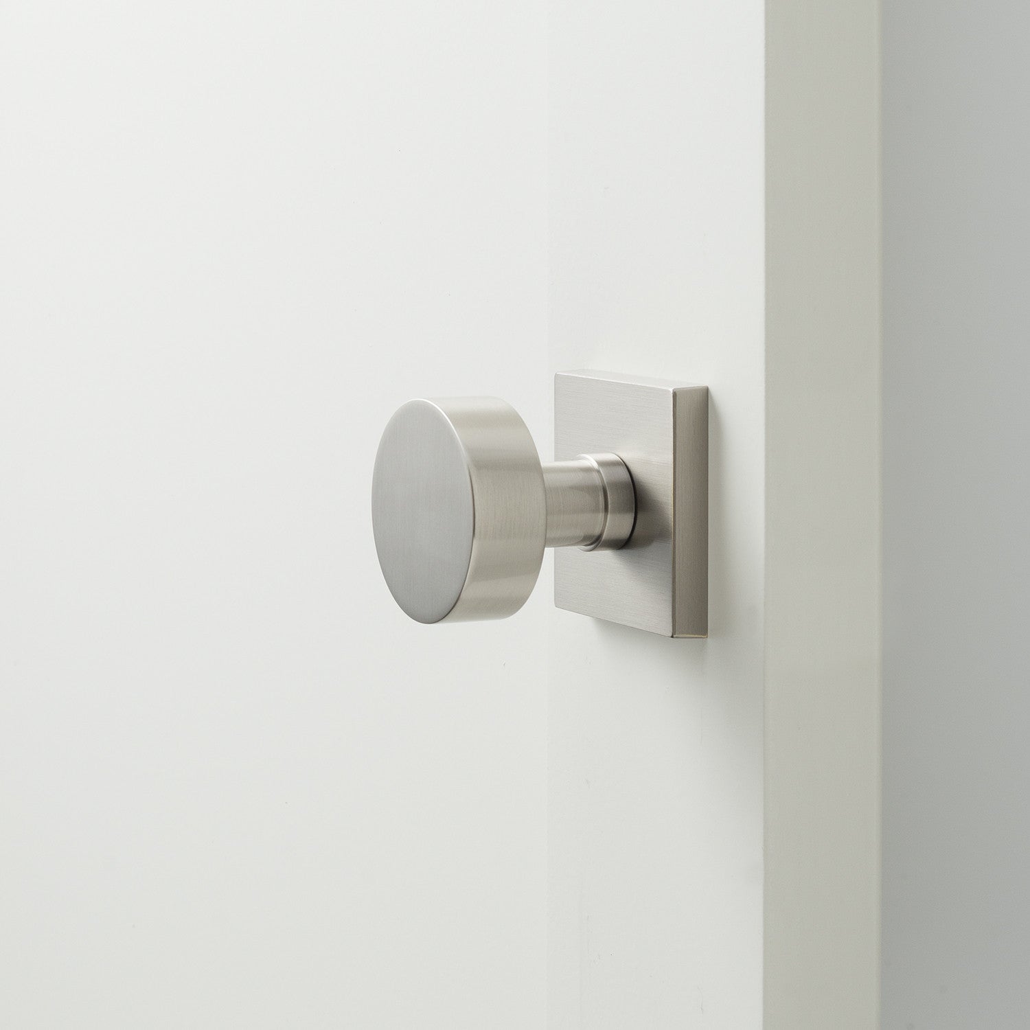 sku_image,berlin-door-set-with-cylinder-knob-603175,false,true