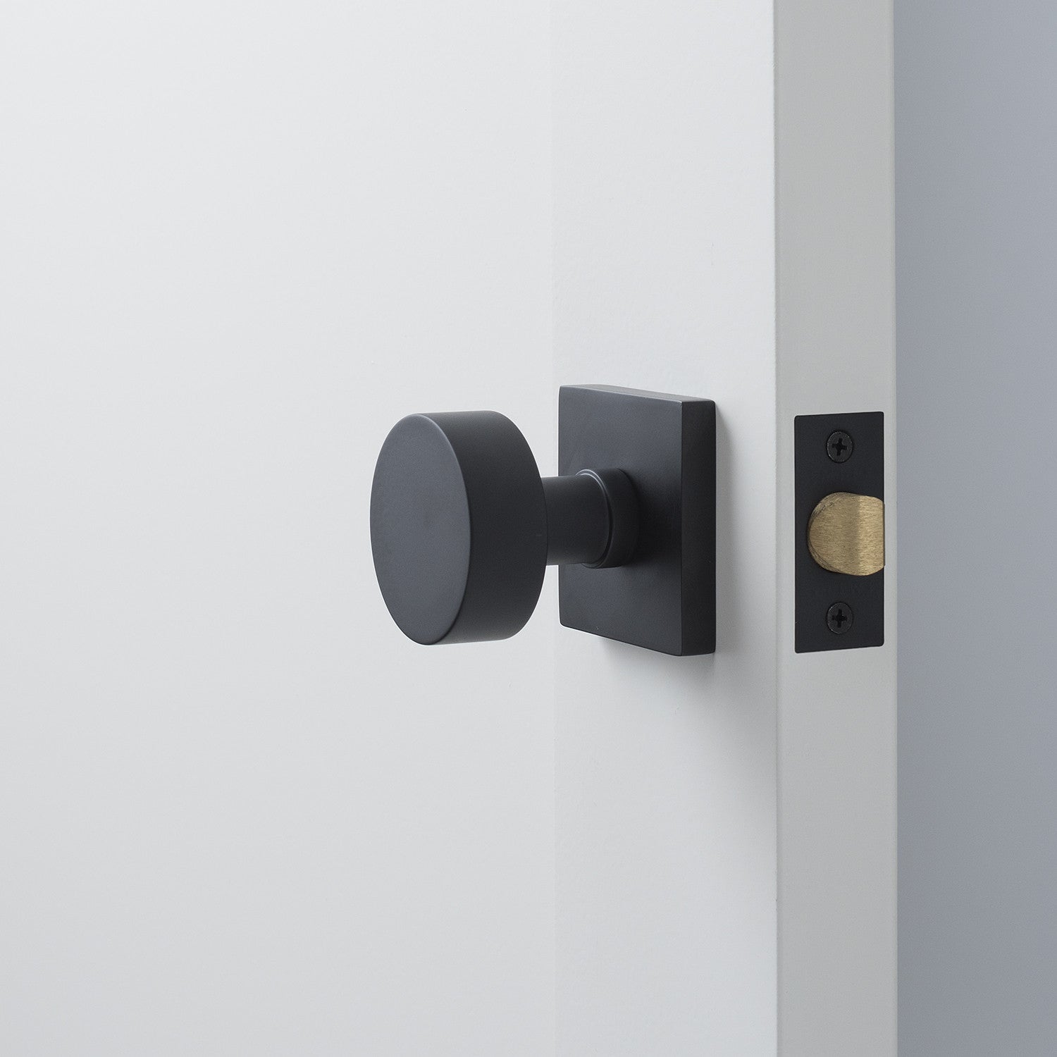 sku_image,berlin-door-set-with-cylinder-knob-flat-black-612287,false,true