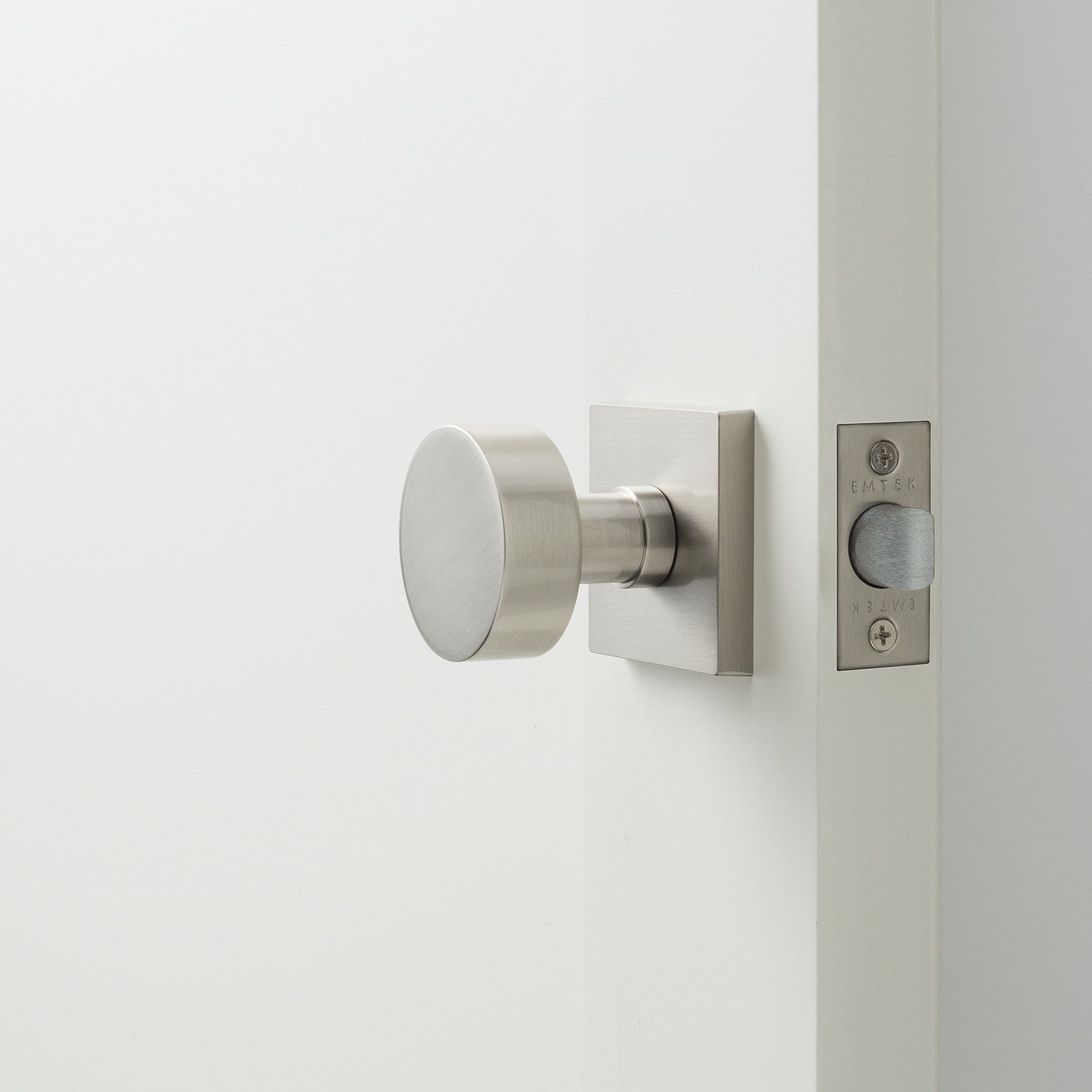 sku_image,berlin-door-set-with-cylinder-knob-601975,false,true